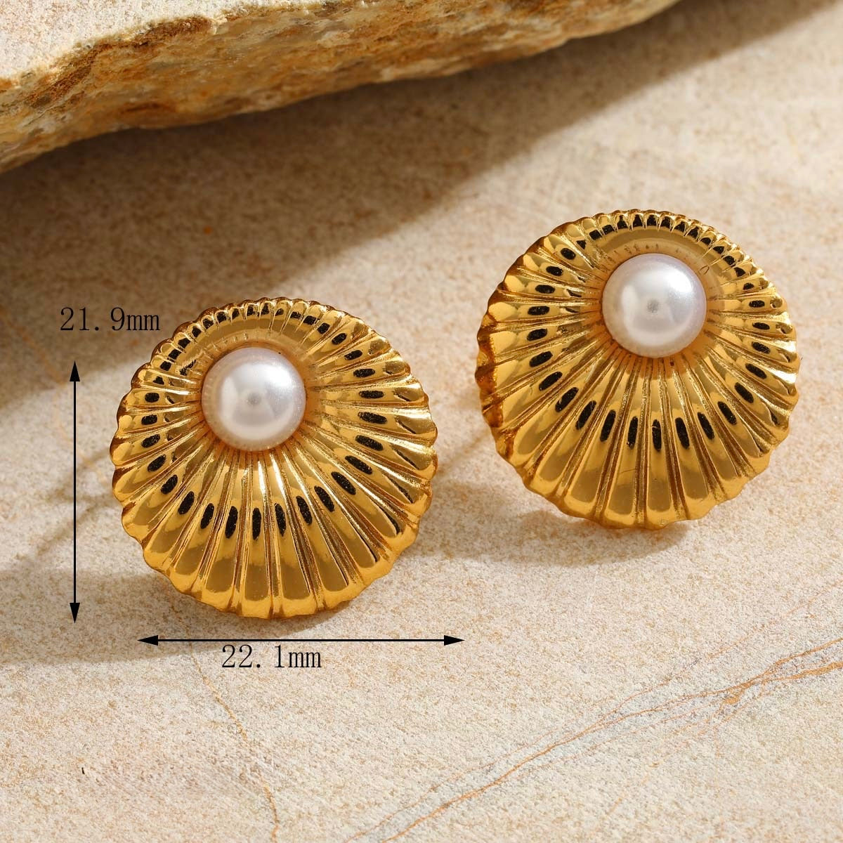 Aretes dorados perla blanca - acero inoxidable
