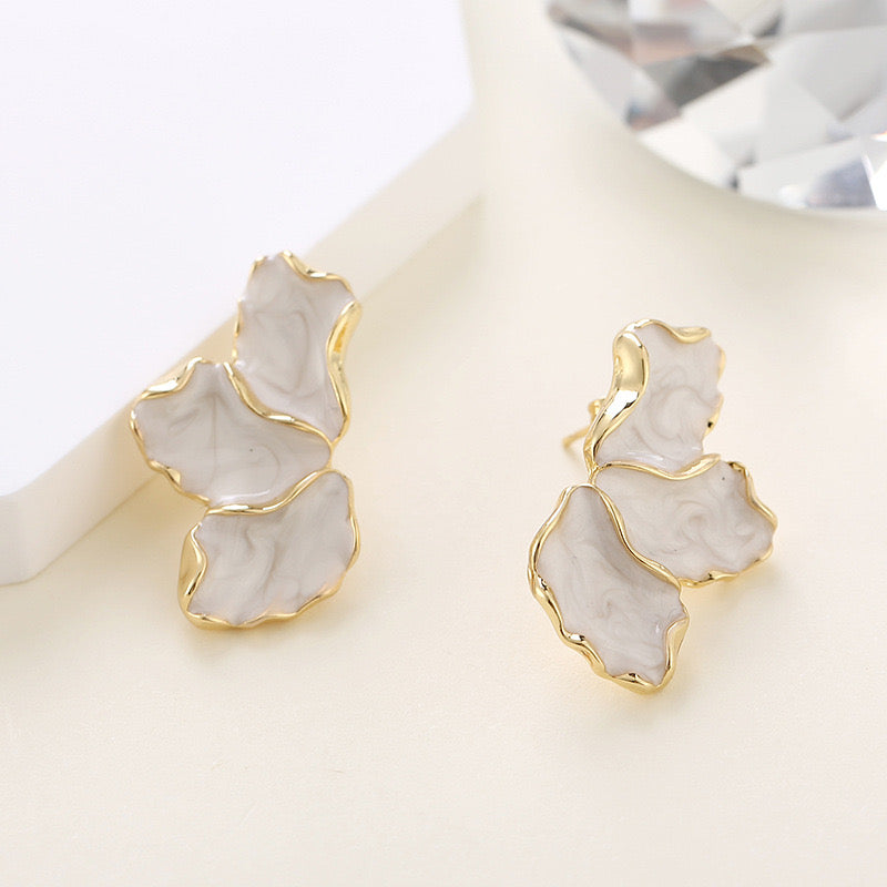 Aretes de hojas azules