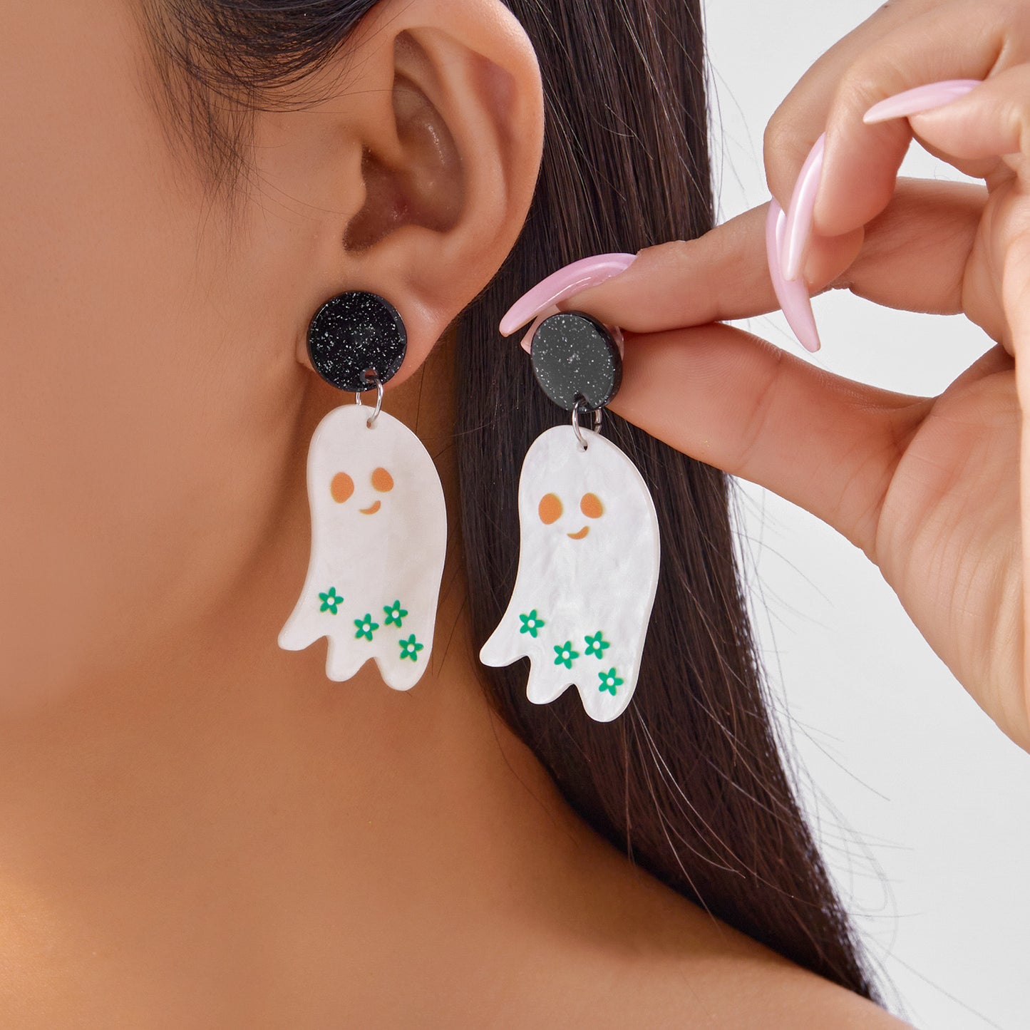 Aretes fantasmas flores verdes