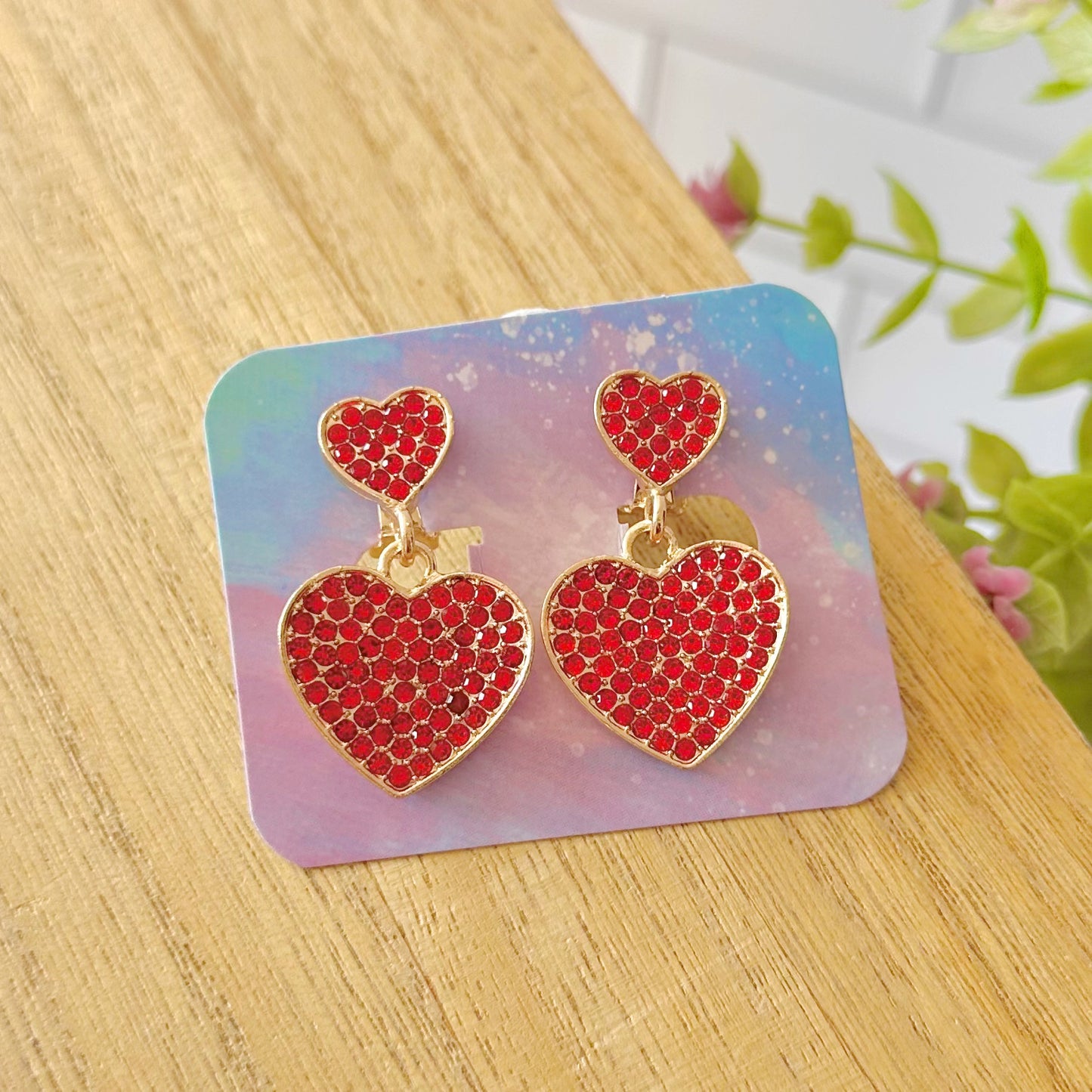 Aretes de clip rojos