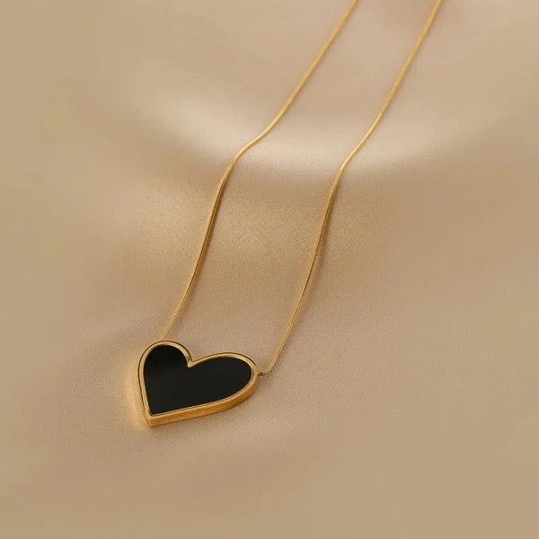 Collar de corazón negro - acero inoxidable