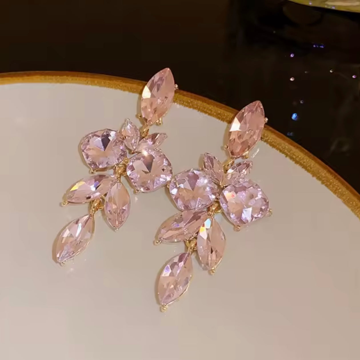 Aretes largos rosados