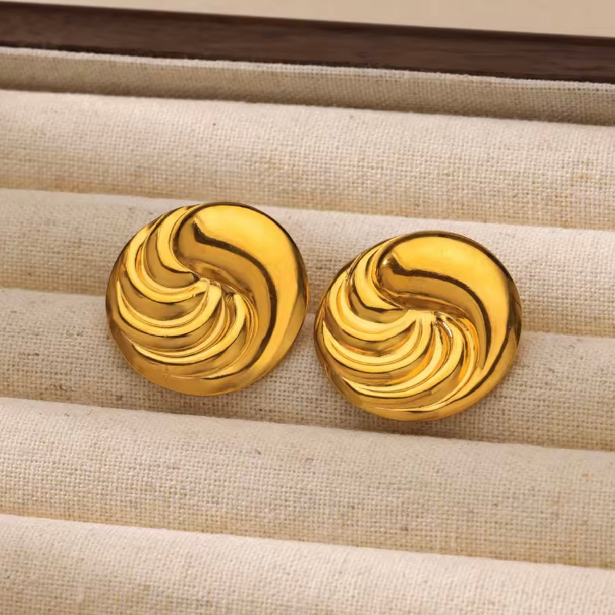 Aretes circulares dorados - Acero inoxidable