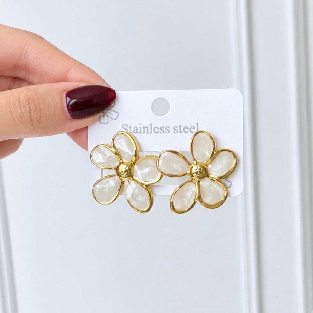 Aretes flores blancas - Acero inoxidable