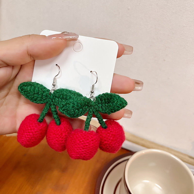 Aretes tejidos de cerezas