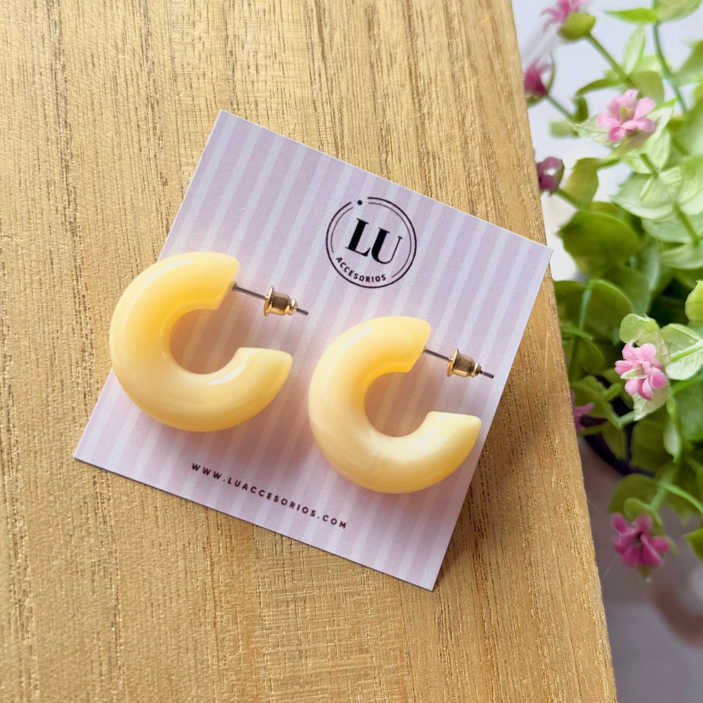 Aretes medio círculo - amarillos