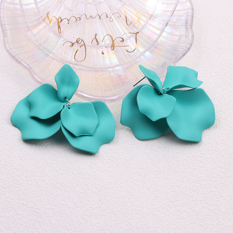 Aretes de pétalos verdes