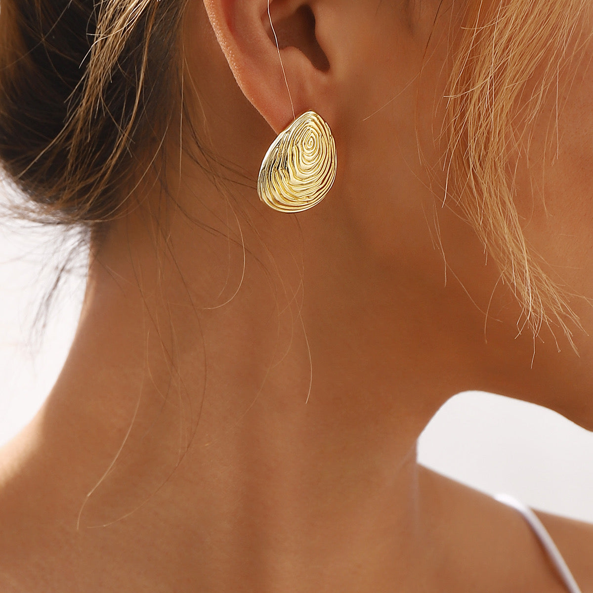 Aretes dorados