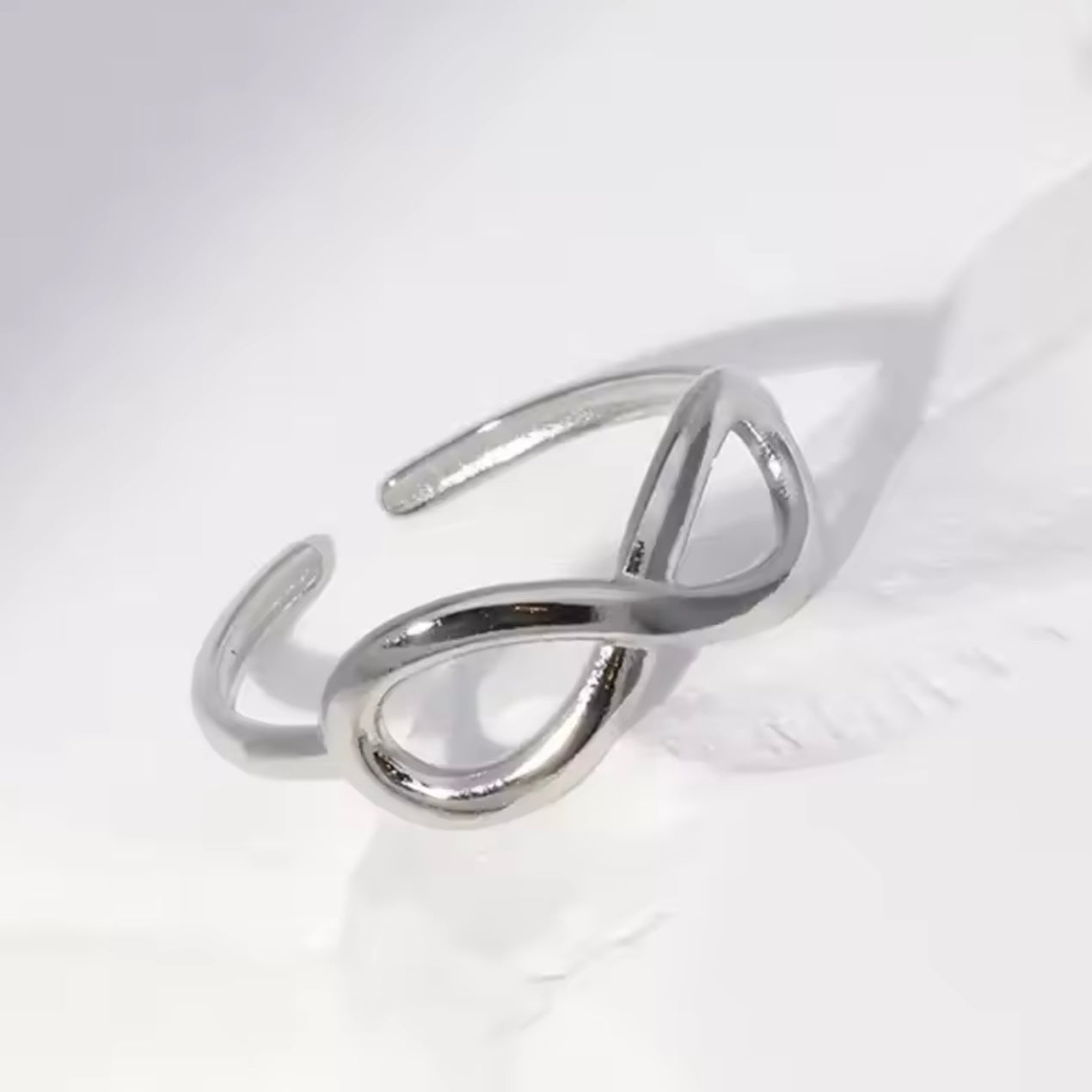 Anillo ajustable infinito plateado / Acero inoxidable