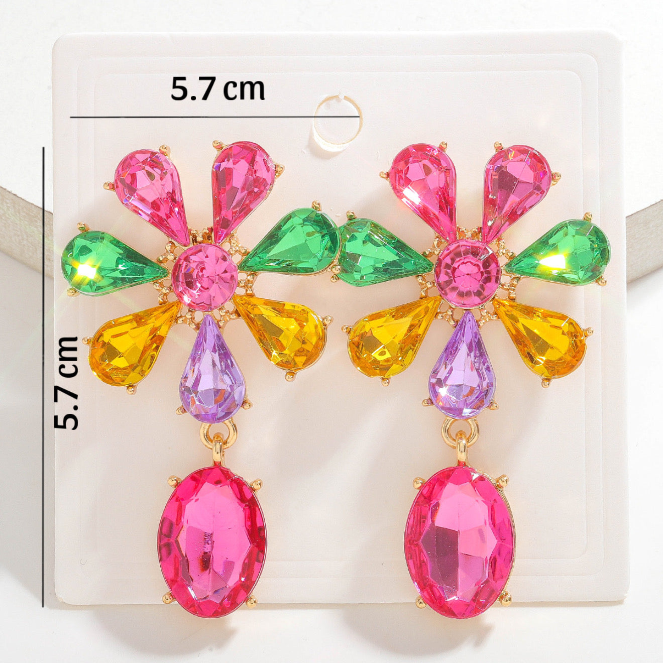 Aretes de pedrería en forma de flor
