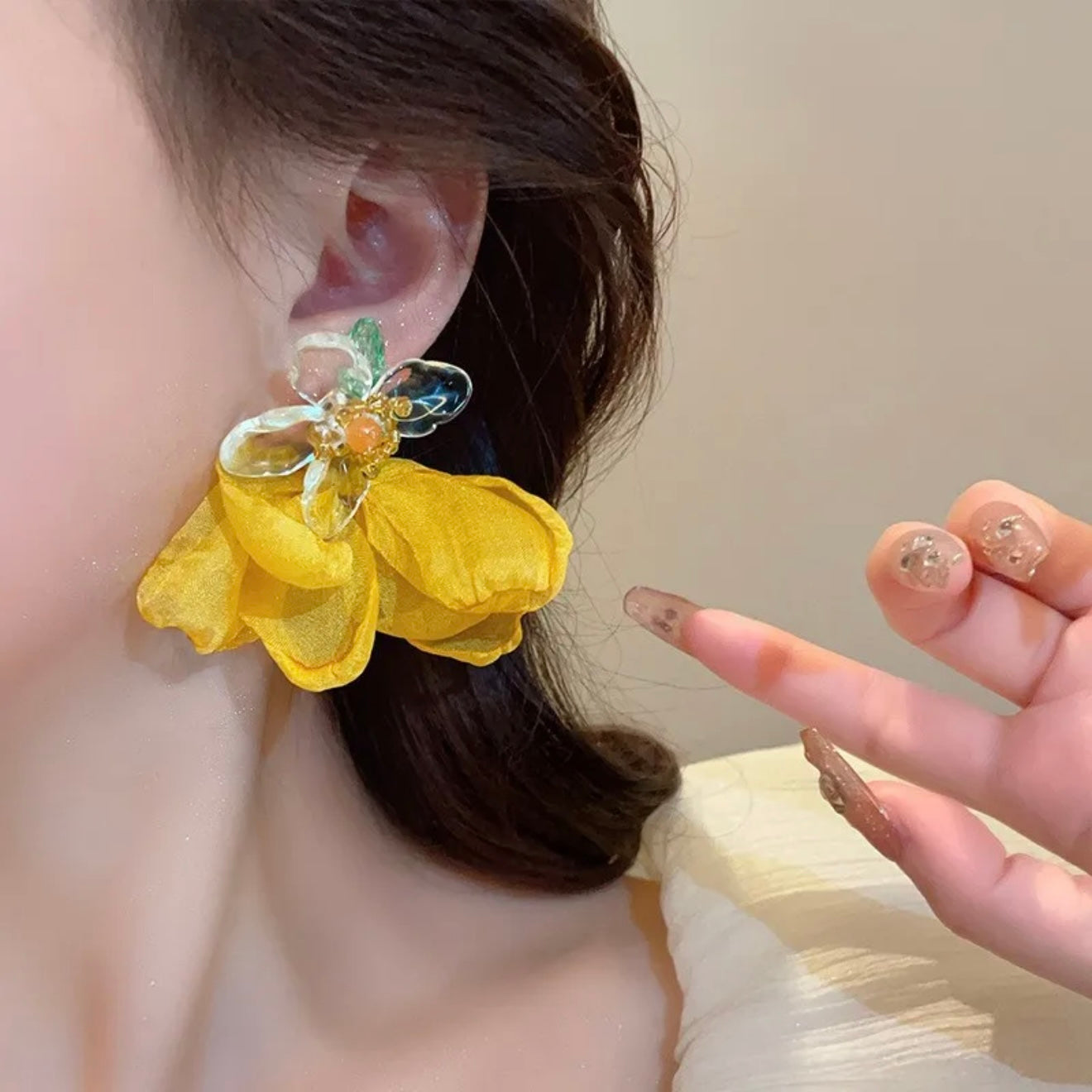 Aretes de flores amarillas