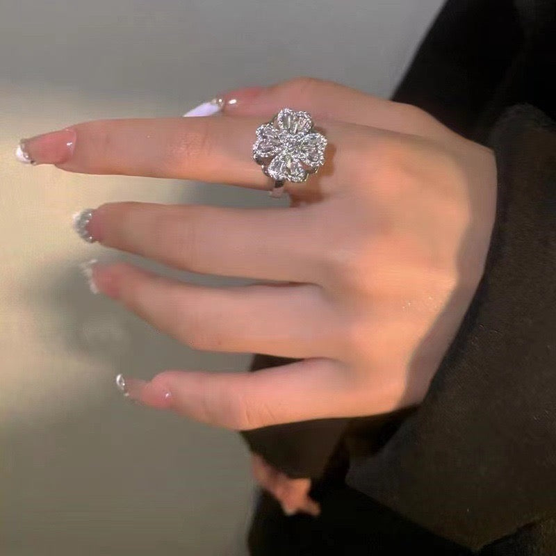 Anillo ajustable trebol