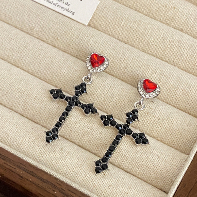 Aretes cruces negras con pedrería