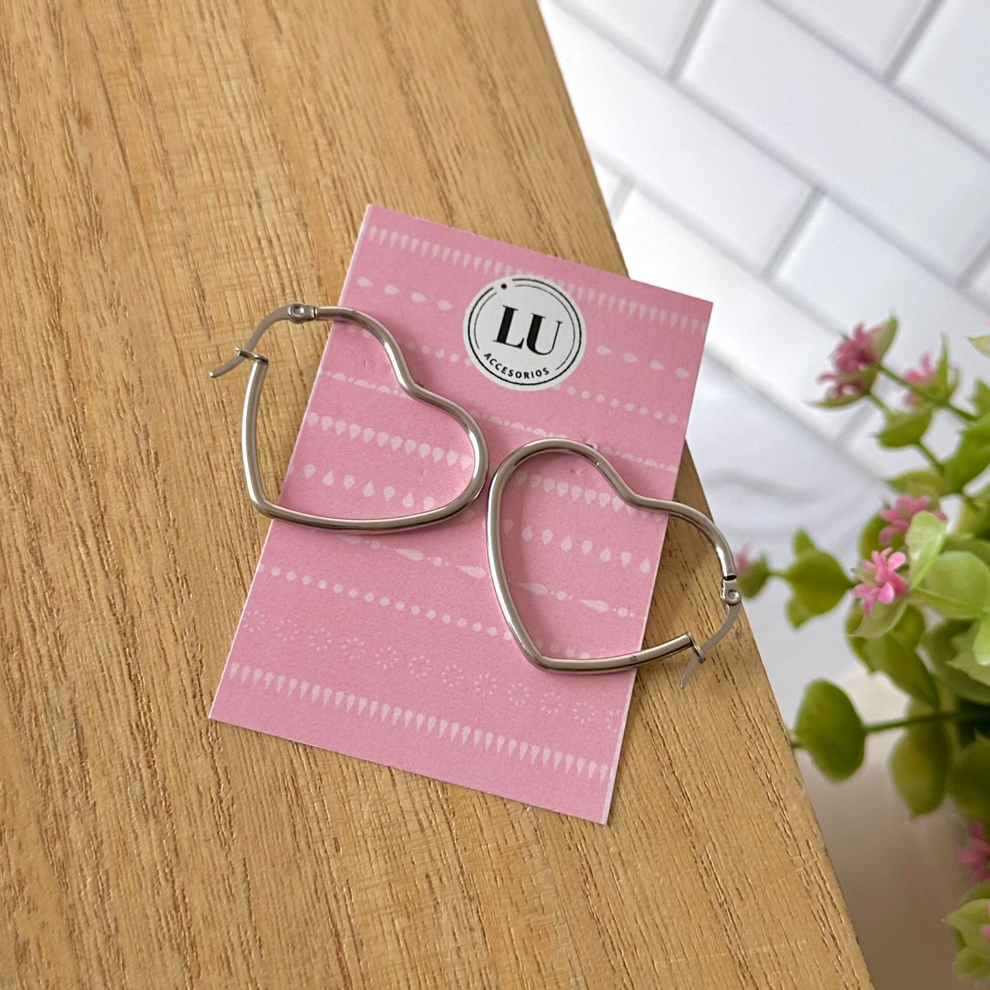 Aretes corazones plateados- acero inoxidable
