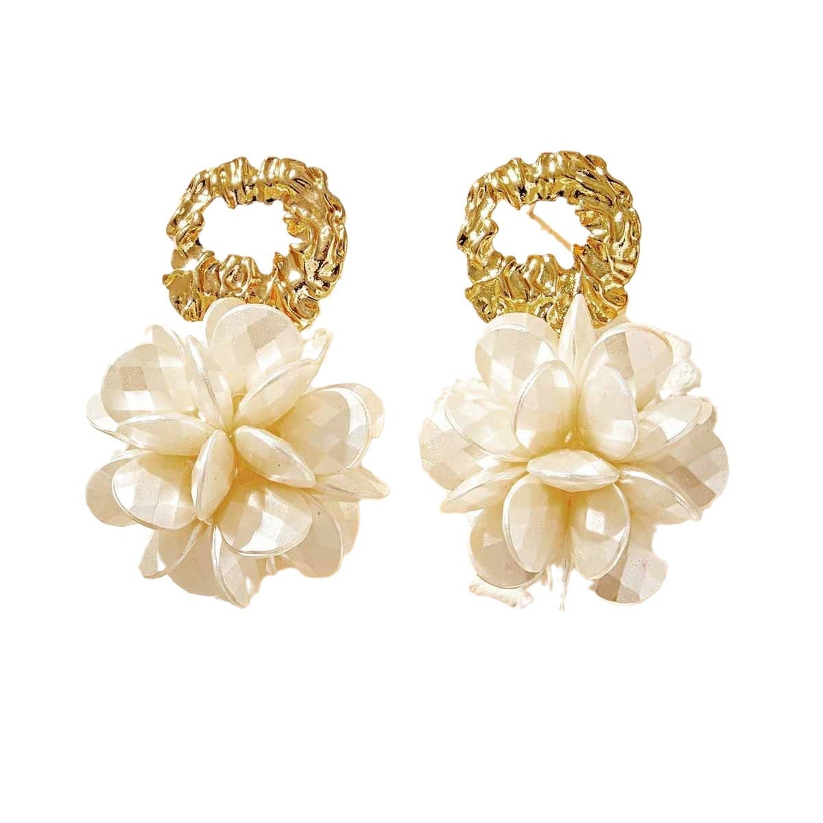 Aretes de pétalos