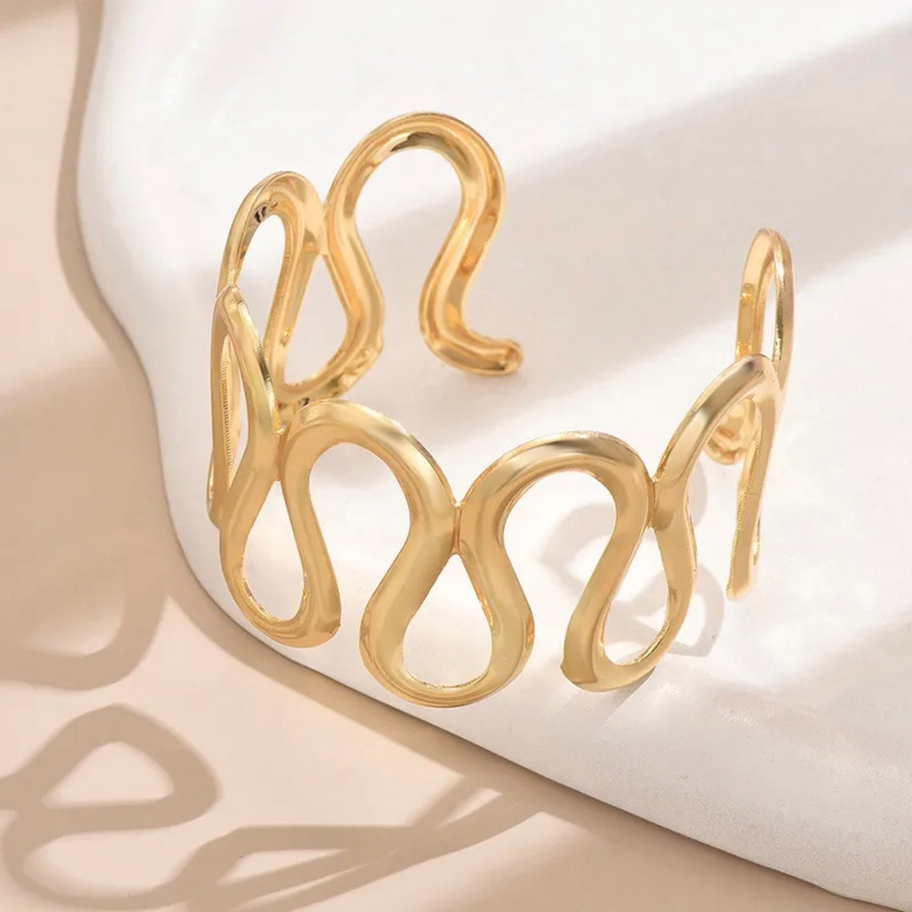 Brazalete ajustable dorado