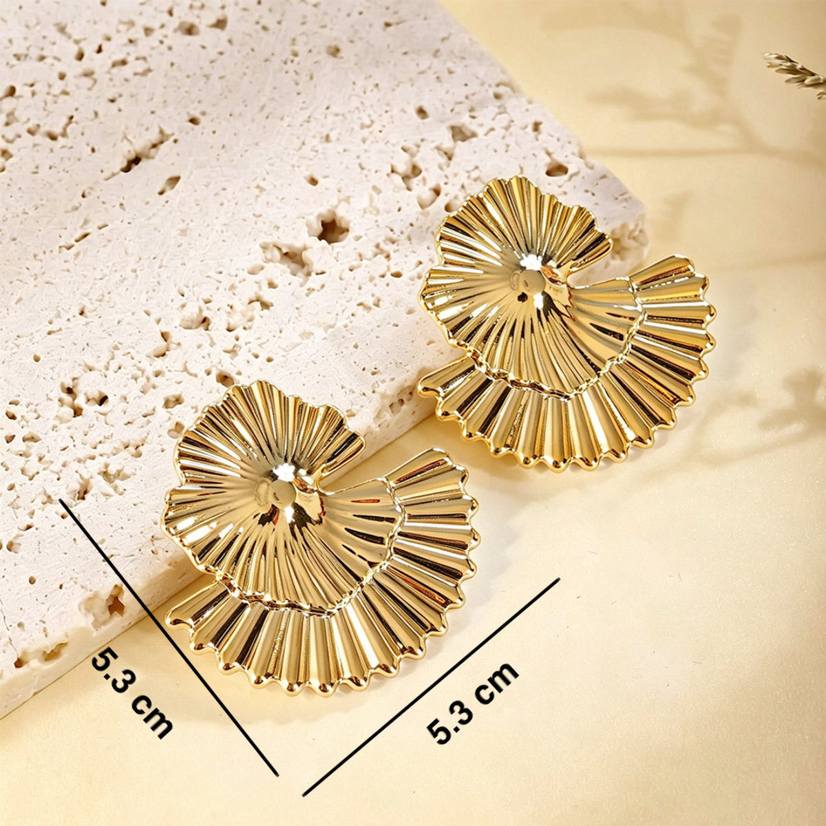 Aretes abanico dorados