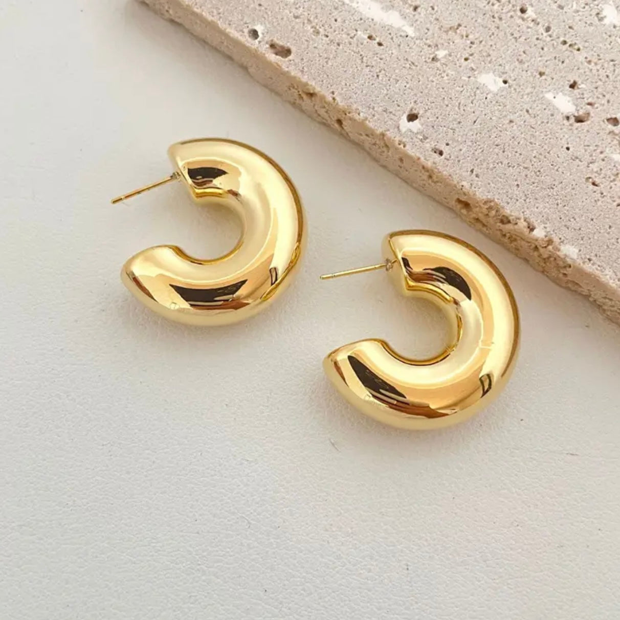 Aretes de aro dorados