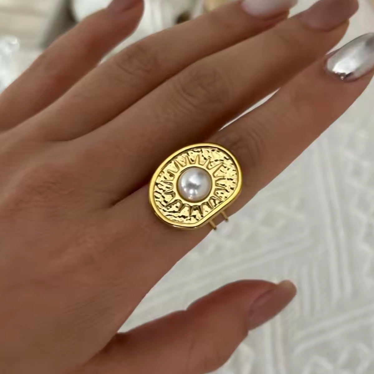 Anillo ajustable sol con perla blanca - acero inoxidable
