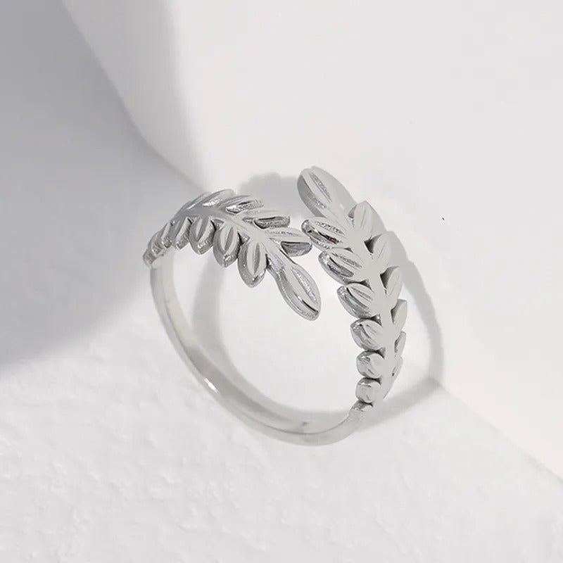 Anillo ajustable de hojas plateadas - acero inoxidable