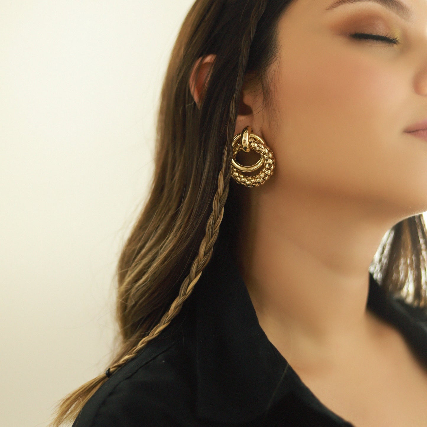 Aretes dorados con textura - Acero inoxidable