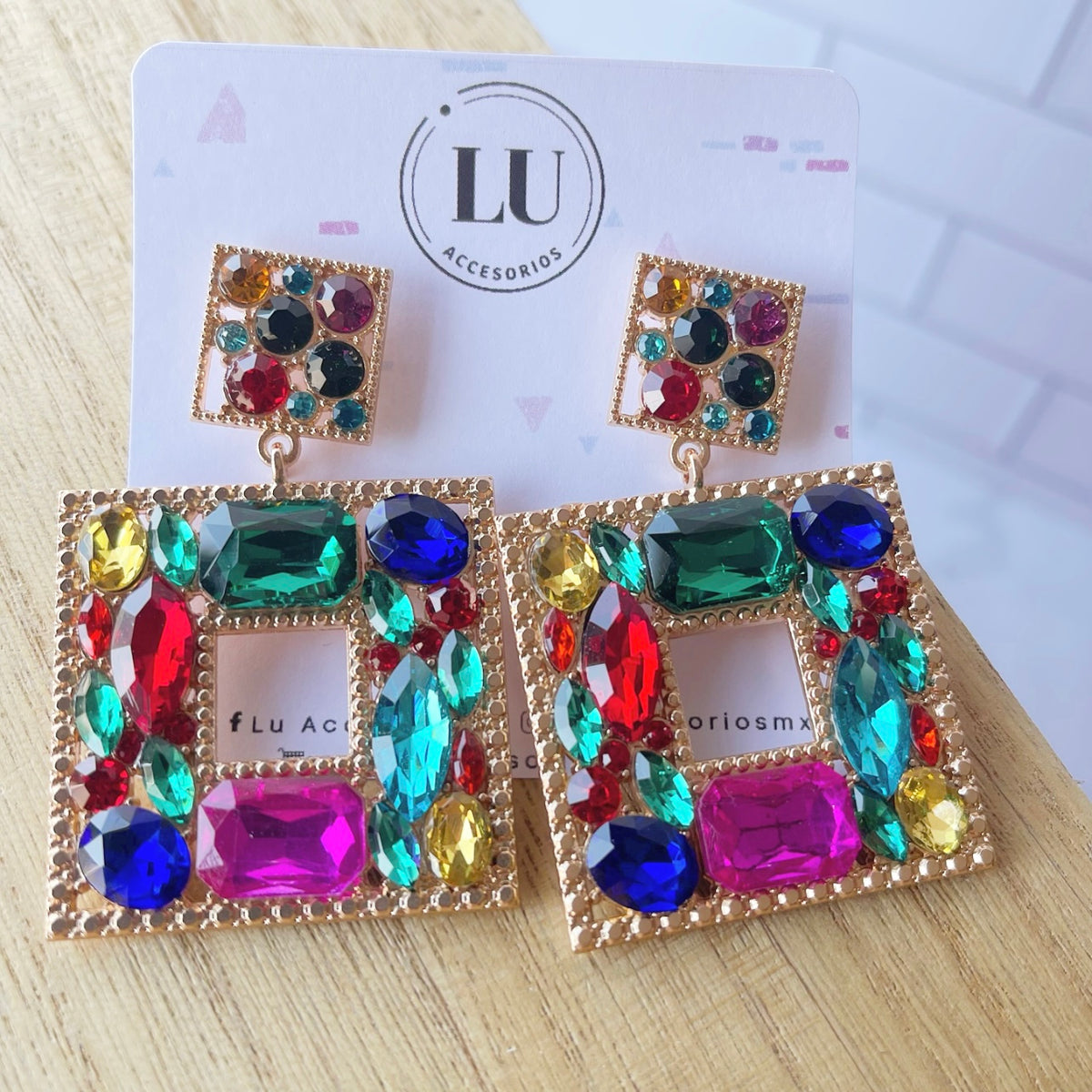 Aretes cuadrado de pedrería