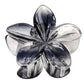 Pinza de flor oscura