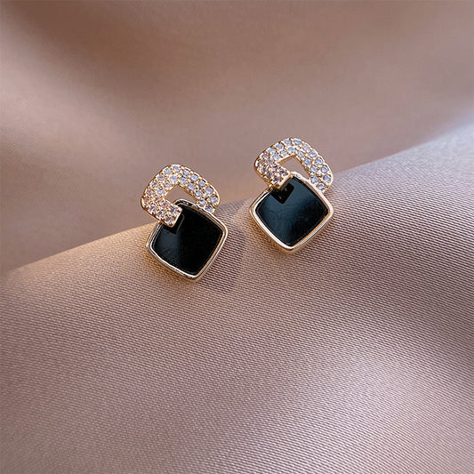 Aretes pequeños cuadrados