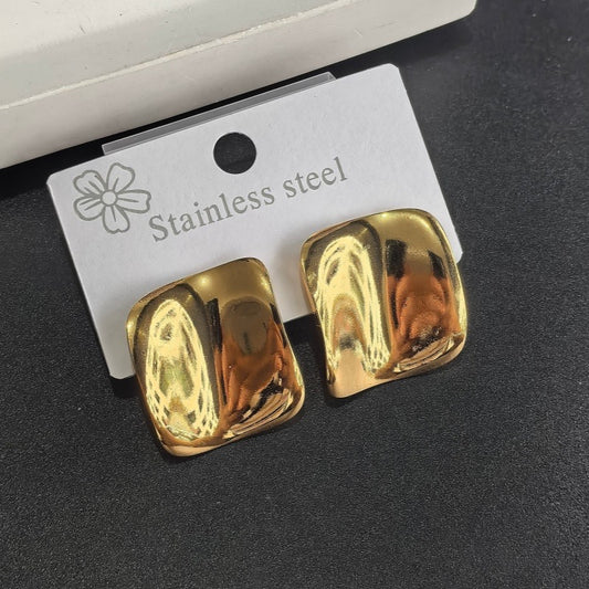 Aretes cuadrados dorados- acero inoxidable
