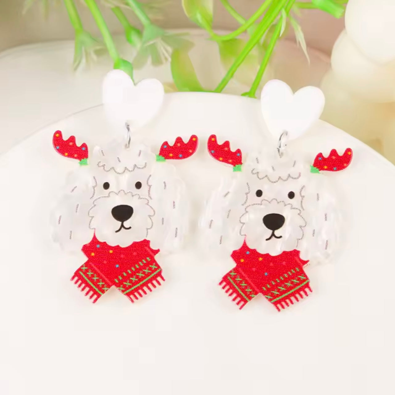 Aretes de perritos navideños