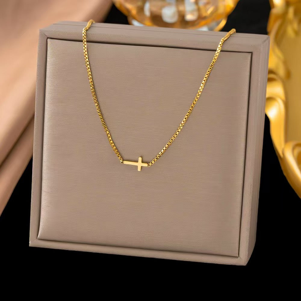 Collar dorado cruz - acero inoxidable