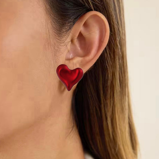 Aretes de corazones rojo mate