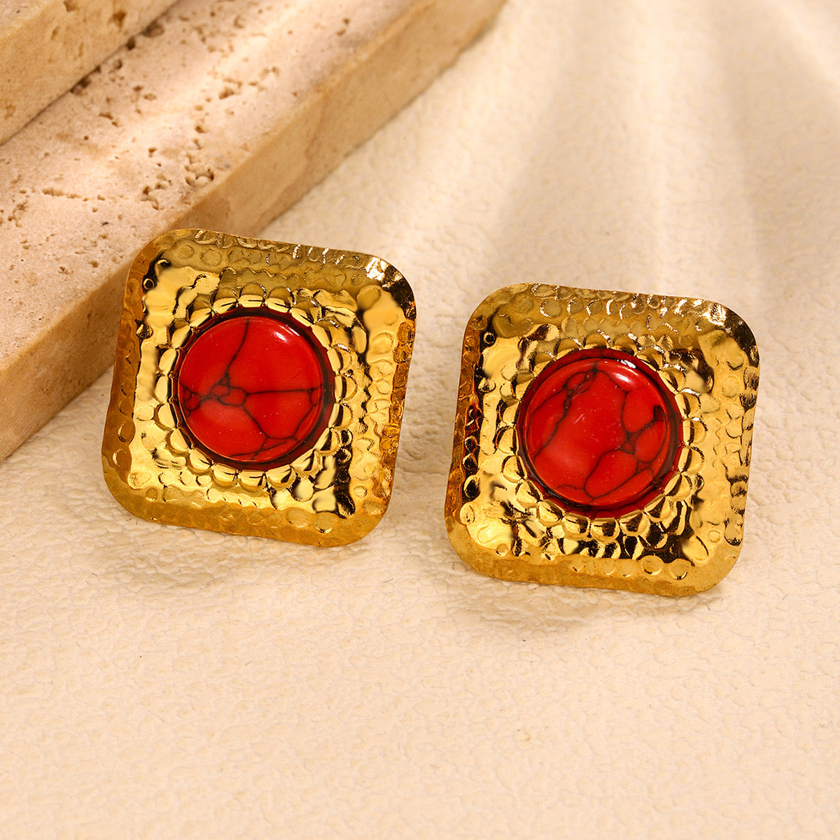Aretes cuadrados rojos- acero inoxidable