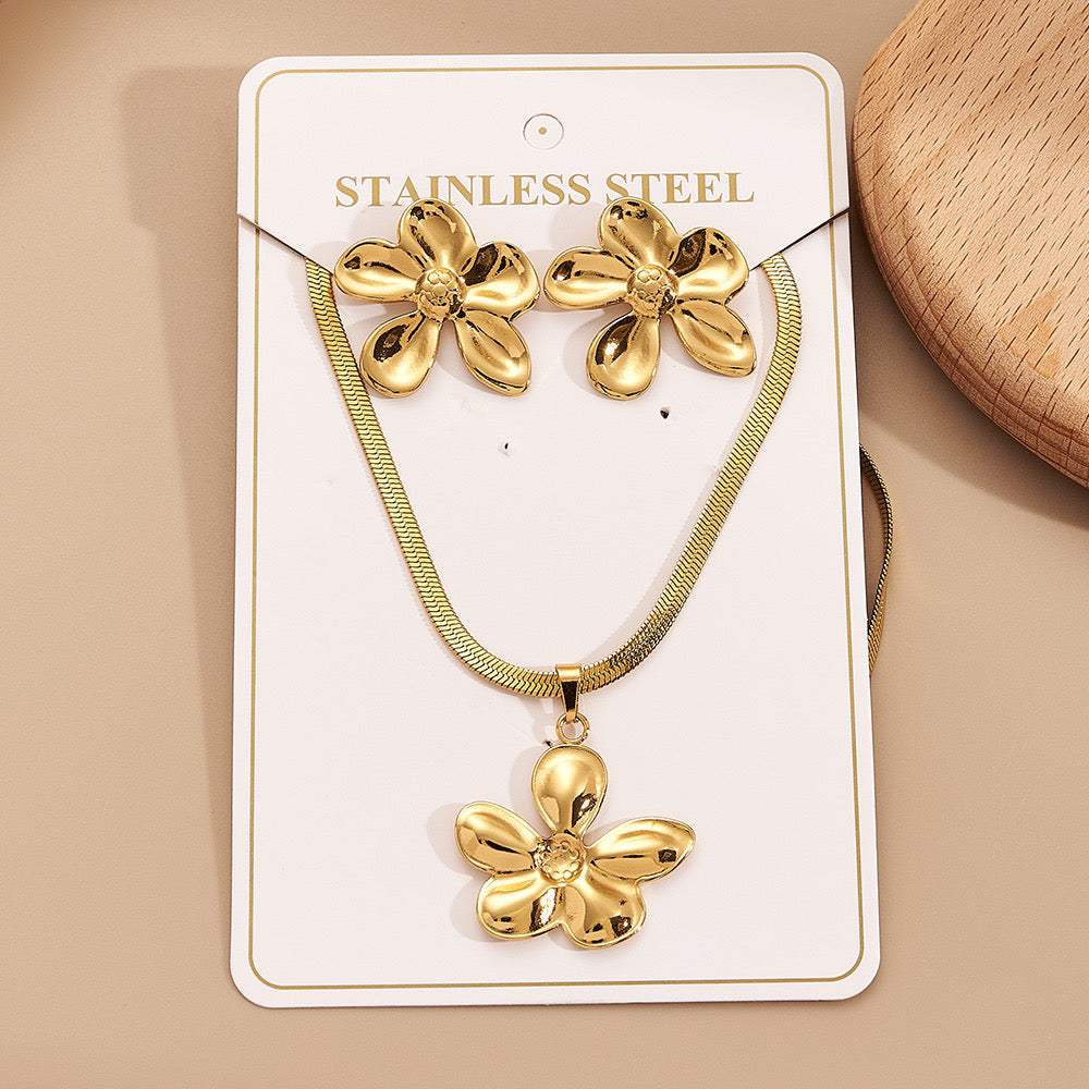 Set de collar + aretes flores pequeñas doradas- acero inoxidable