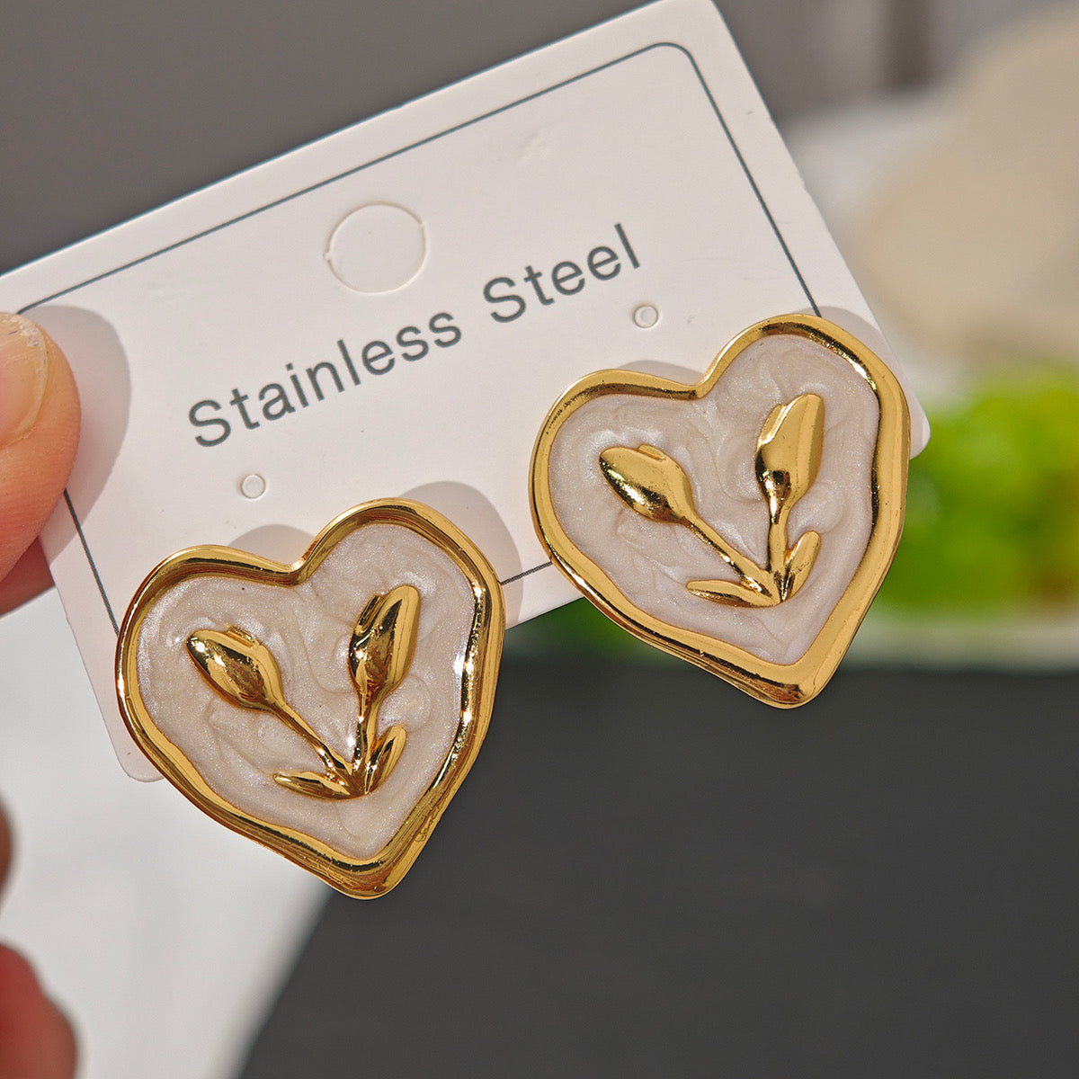 Aretes corazones blancos- acero inoxidable