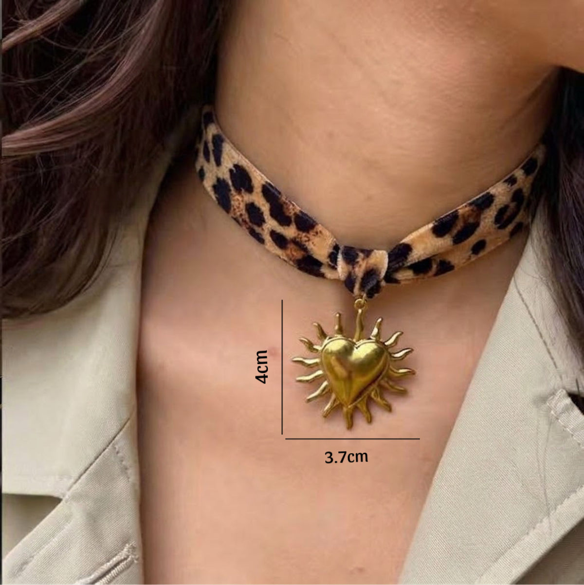 Collar animal print con dije de acero inoxidable