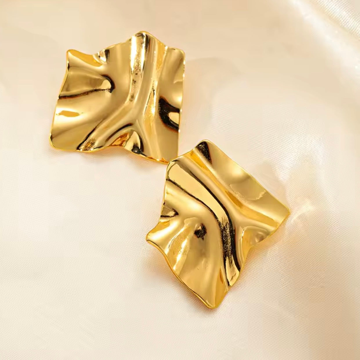 Aretes arrugados - acero inoxidable