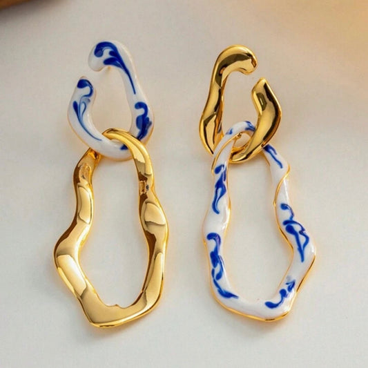 Aretes de cadena delgada azul y dorada