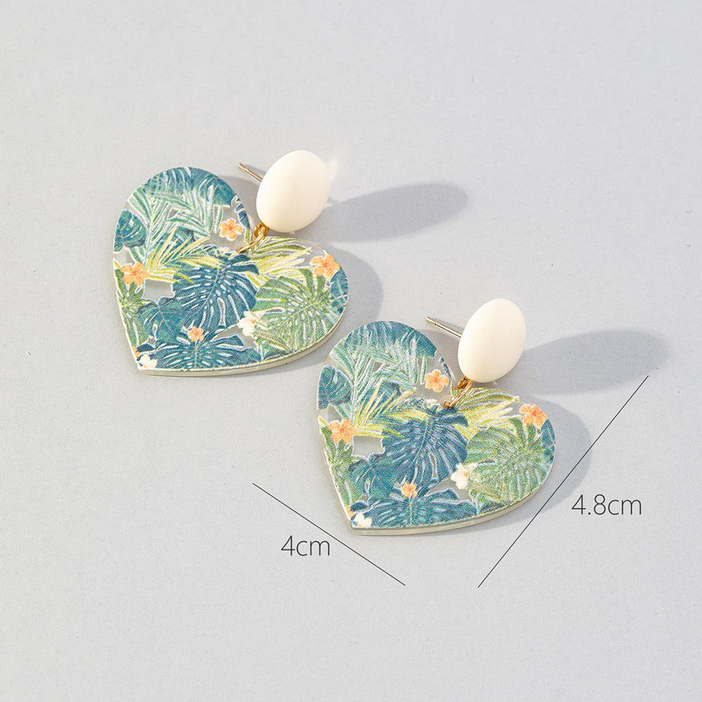 Aretes corazones con hojas