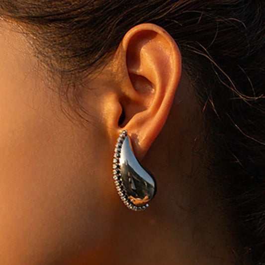 Aretes de gota con pedrería - plateados