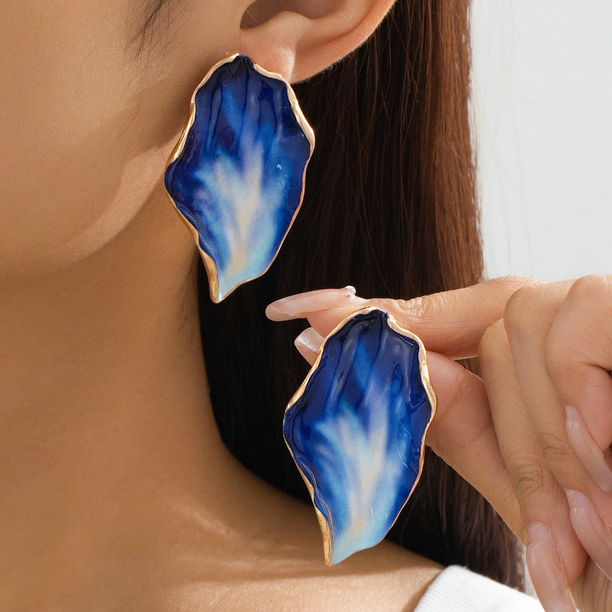 Aretes de hojas azules