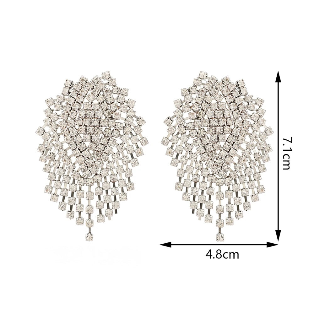 Aretes de pedrería plateada