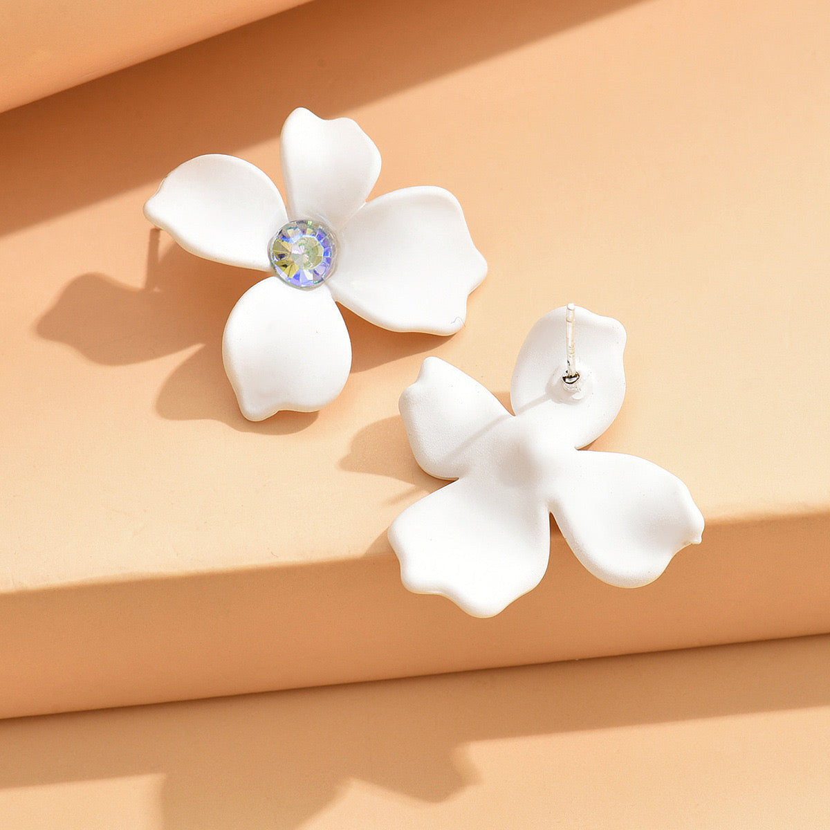 Aretes de florecitas blancas