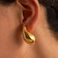 Aretes de gota con pedrería - dorados