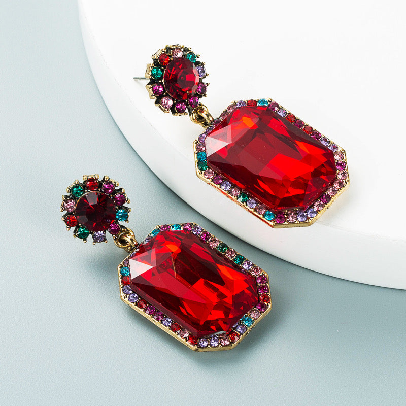 Aretes rojos de pedrería