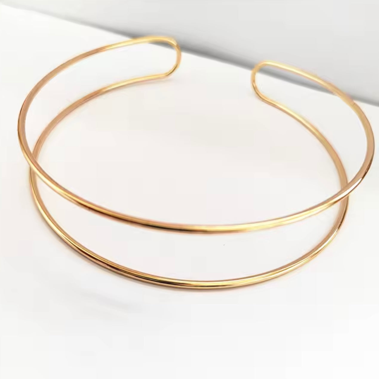 Collar dorado estilo choker