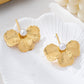 Aretes de abanico dorados