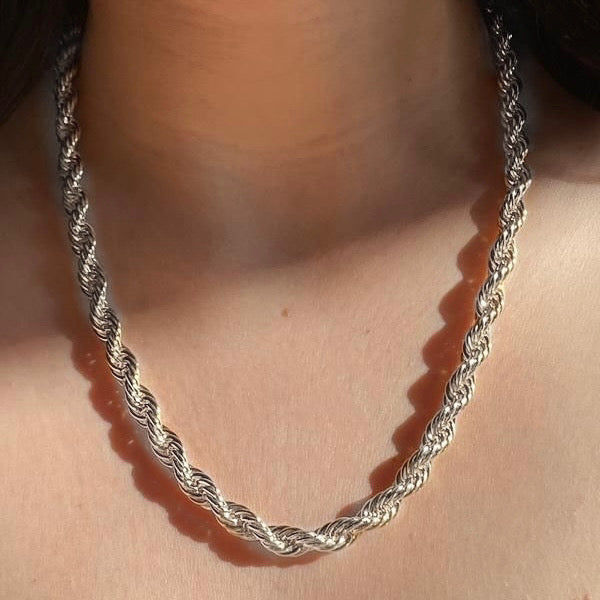 Collar en espiral plateado (55cm largo) - acero inoxidable