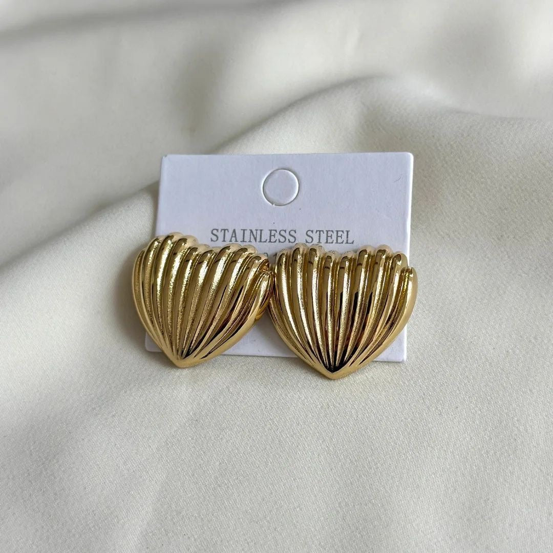 Aretes corazones con líneas  - acero inoxidable