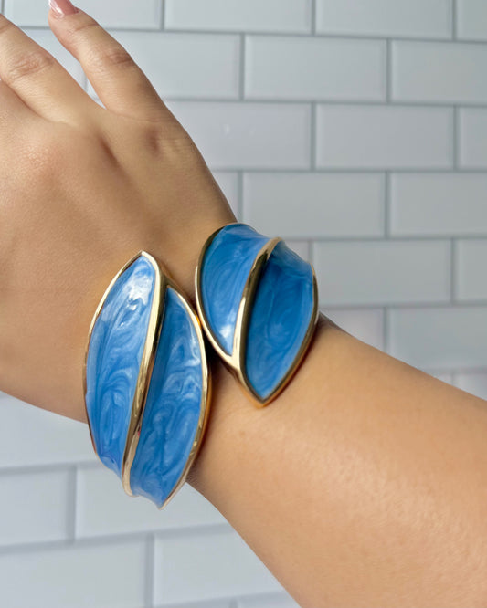 Brazalete azul y dorado